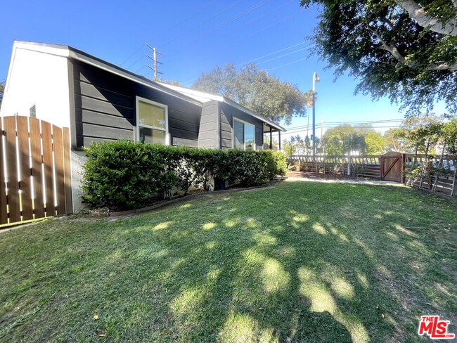 Building Photo - 10801 Galvin St