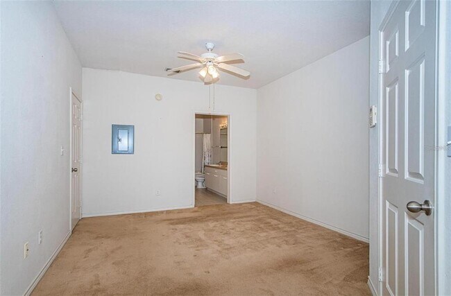 Foto del edificio - 4305 Bayside Village Dr