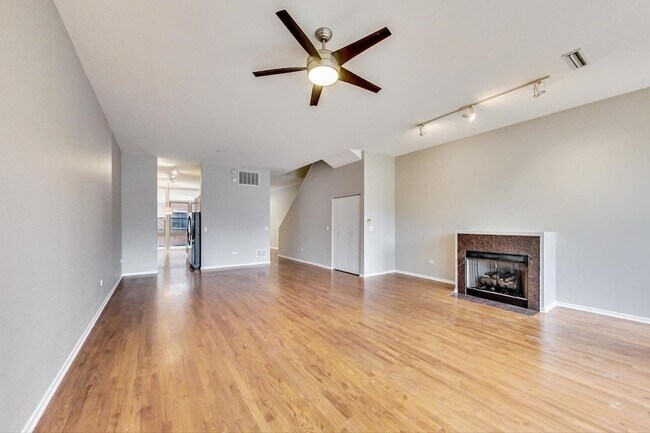 Foto del edificio - 324 N Jefferson St