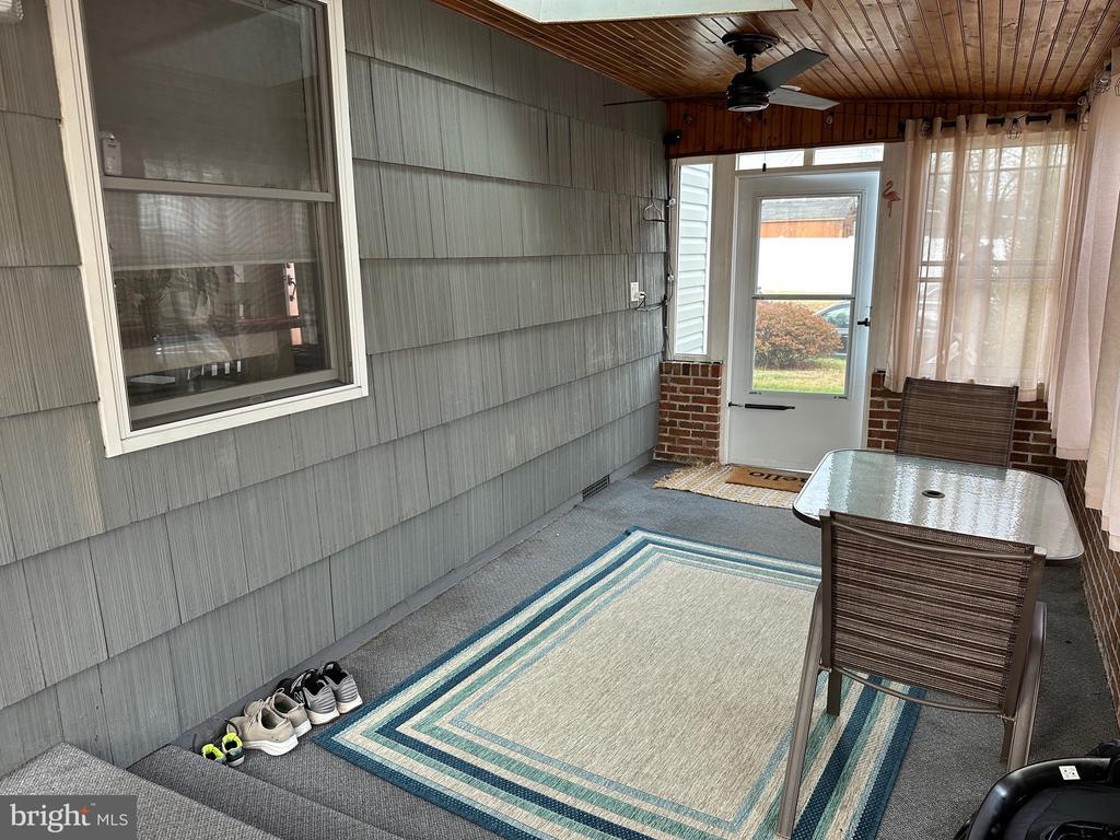 Primary Photo - 301 Sheridan Dr
