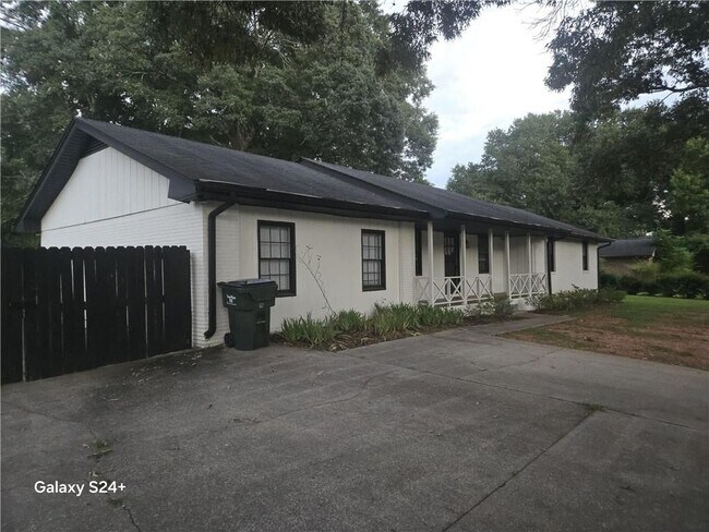 Foto del edificio - 1670 Christian Cir SE