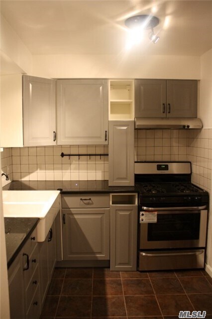Foto del edificio - 162-04 65th Ave