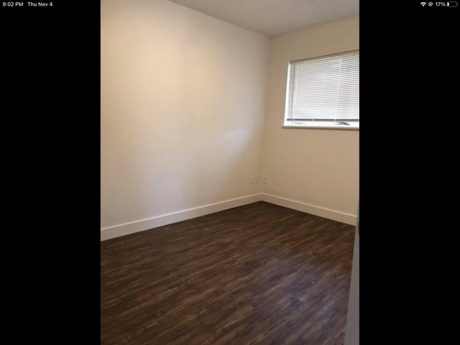 Building Photo - 10303 SE Pardee St