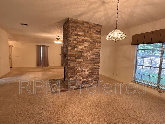 Building Photo - 507 Moggy Ct