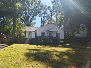 Building Photo - 482 Freyer Dr NE