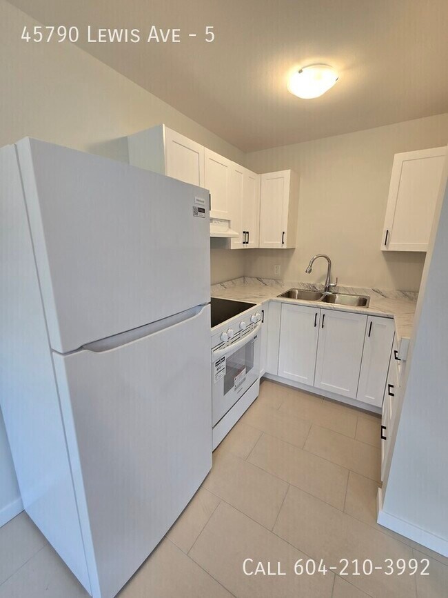 Building Photo - Brand New Unit in Chilliwack