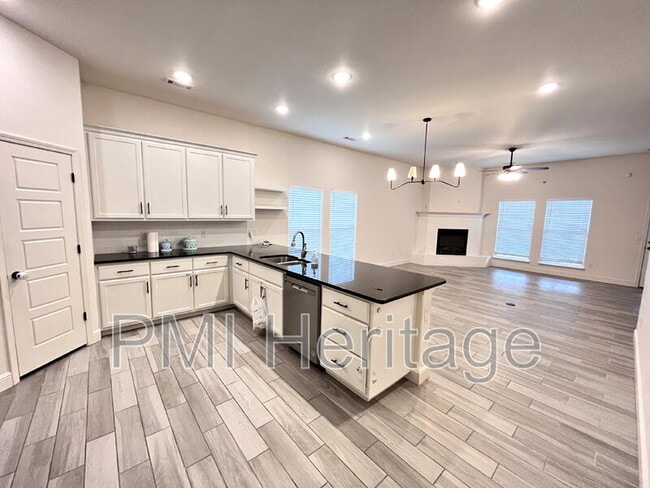 Photo - 6002 NW Meade St House