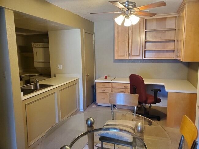 Building Photo - 207 S 600 E
