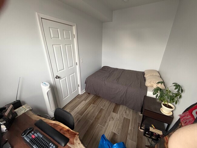 Foto del edificio - 1527 W 18th St