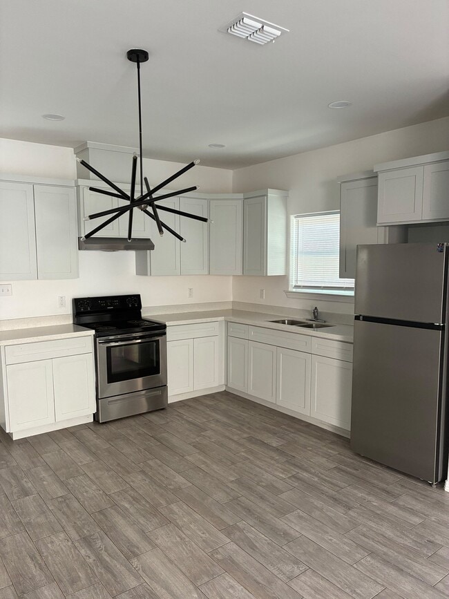 Building Photo - 3109 Basil Dr