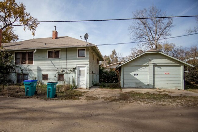 Building Photo - 618 W Myrtle St