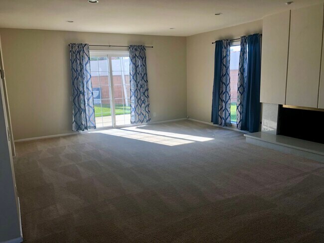 Building Photo - 10661 Coraline Pl