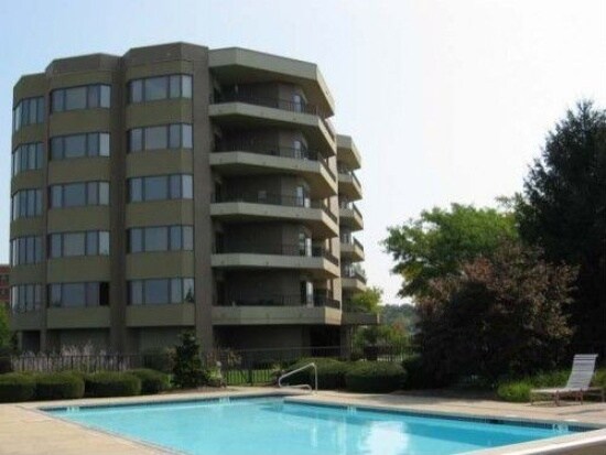 Piscina - The Summit