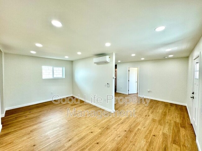 Building Photo - 2414 33rd St