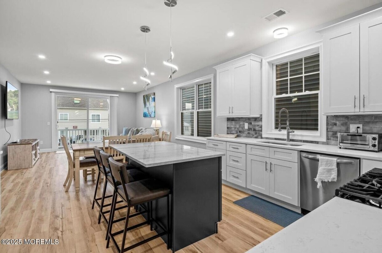 Foto principal - 205 Carteret Ave