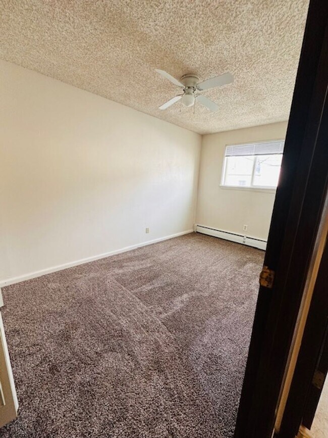 Foto del edificio - Available Now!!!