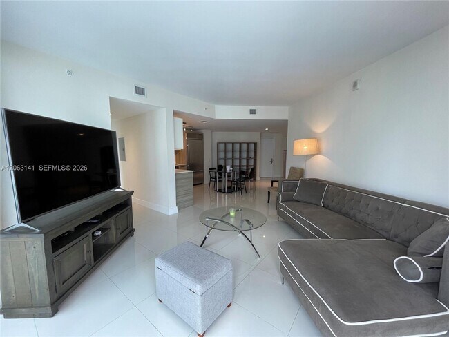 Foto del edificio - 1300 Brickell Bay Dr