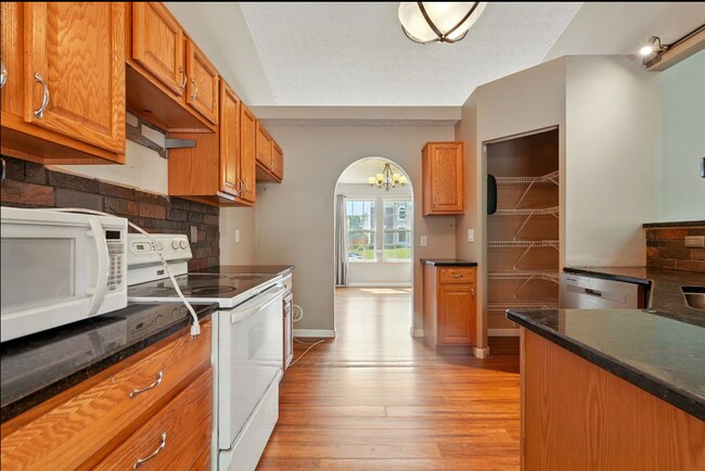 Foto del edificio - 108 Yukon Dr