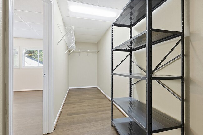 Foto del edificio - 2500 Mandell St