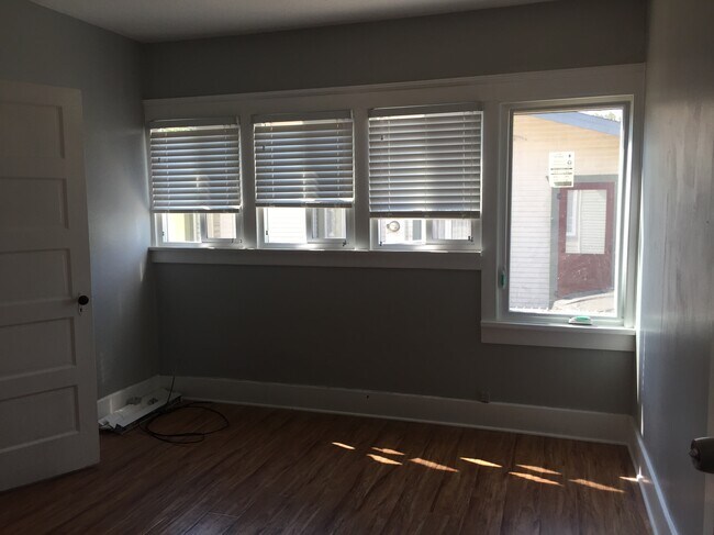 Bedroom - 301 S Shamrock Ave