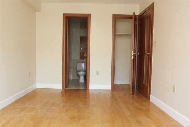 Foto del edificio - 140-22 Beech Ave