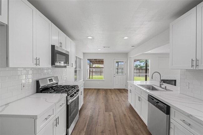 Foto del edificio - 6727 Shelby Oaks Dr