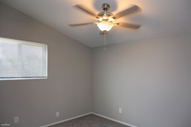 Foto del edificio - 3 br, 2 bath Townhome - 421 East Hidalgo A...