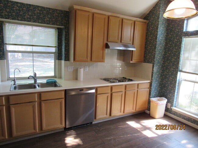 Foto del edificio - 9415 Pine Arbor