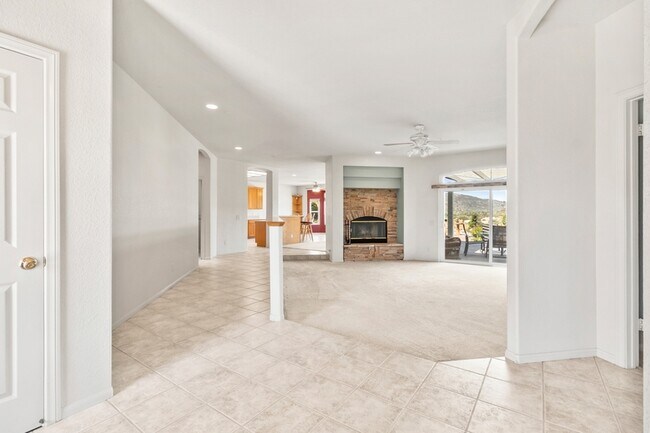 Foto del edificio - 15543 Vista Vicente Dr