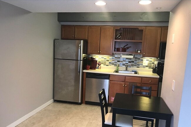 Photo - Waterfront Apartments (TCT 1600, LLC)