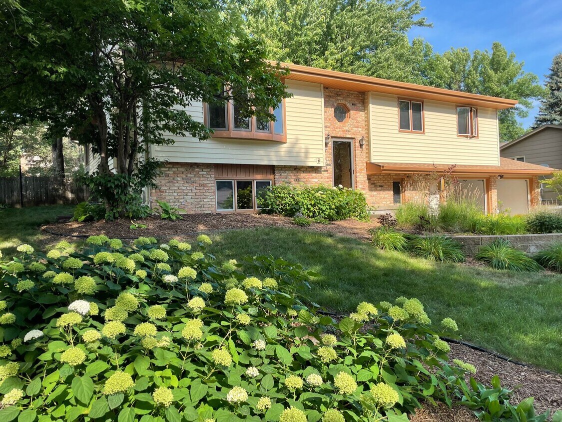 Primary Photo - 2213 S Wellington Ave