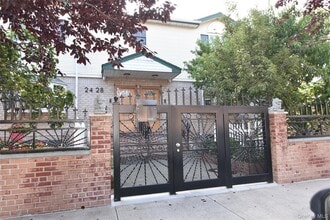 Building Photo - 24-28-28 95th St