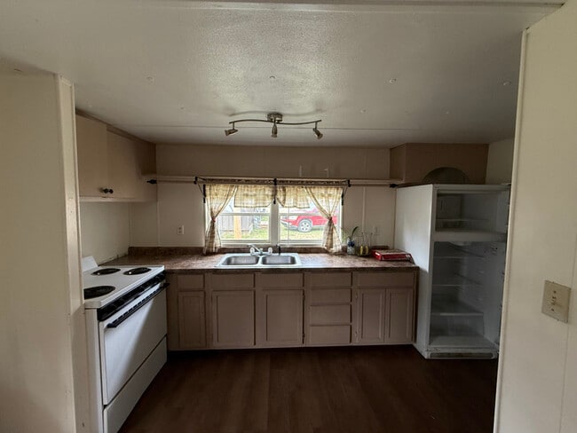 Foto del edificio - 2100 Roach St