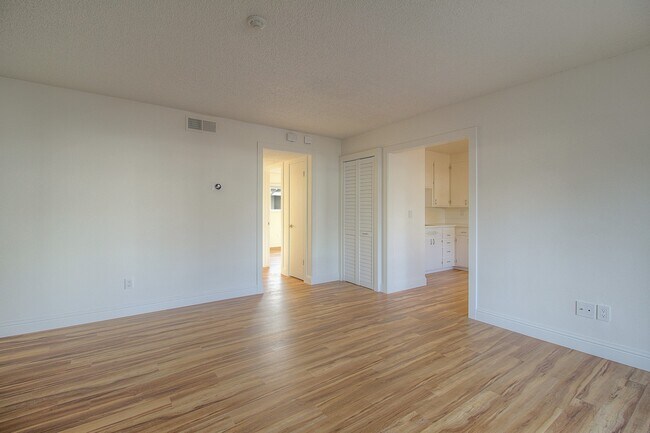Foto del edificio - 1525 Atlanta Ct