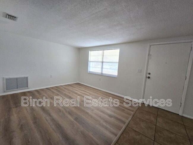Foto del edificio - 1625 Colmar Dr