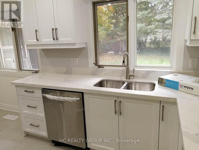 Building Photo - 6 Bromleigh Ave