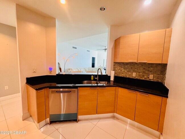 Foto del edificio - 231 Riverside Dr