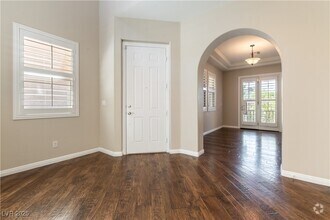 Building Photo - 11228 Hedgemont Ave