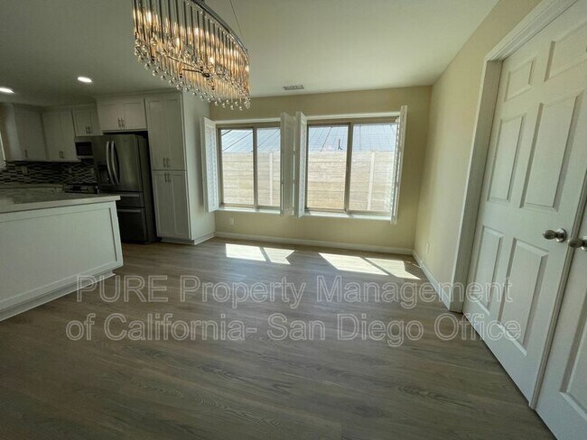 Building Photo - 8182 Royal Gorge Dr