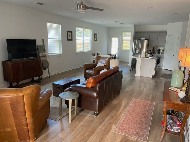 Foto del edificio - 10303 Criswell Rd