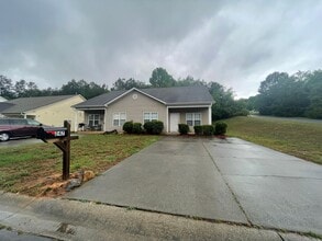 Building Photo - 247 Makayla Ct