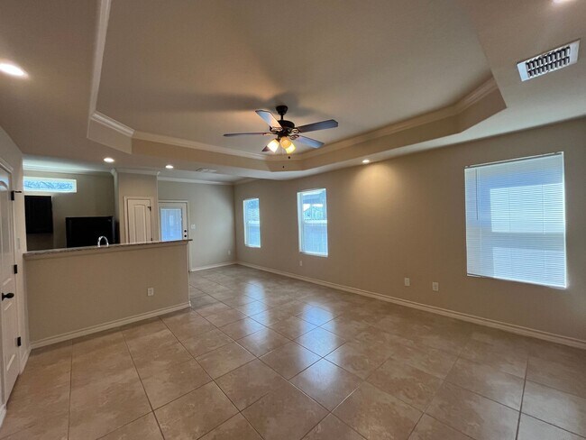 Foto del edificio - 6650 Mia Way #101, San Antonio, TX. 78233