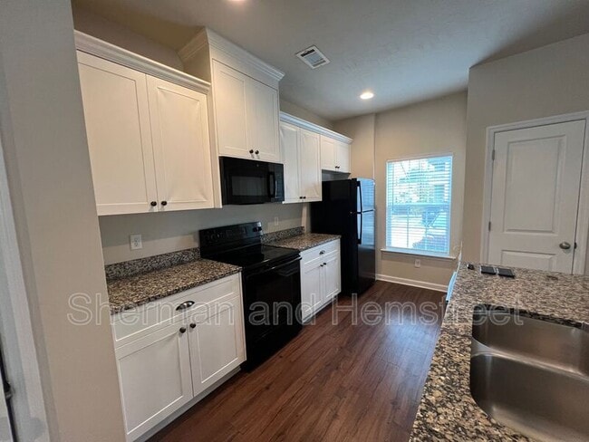 Building Photo - 1301 Joiner Cir