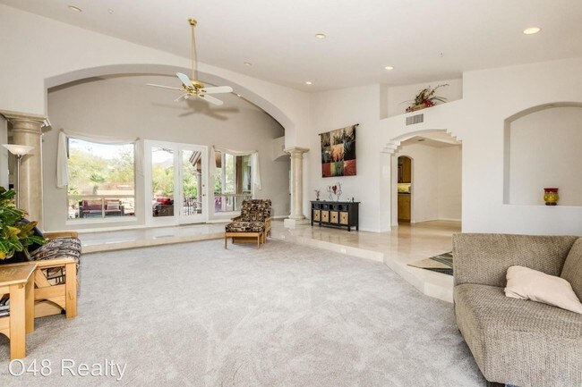 Building Photo - 4 br, 2.5 bath House - 12476 E Altadena Ave