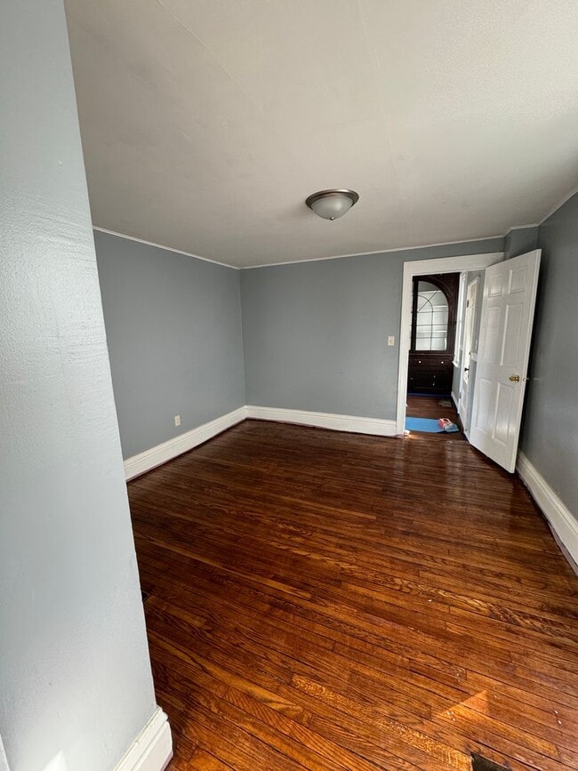 Building Photo - COMING SOON!! FULLY REMODELED HOME!! (UPDA...
