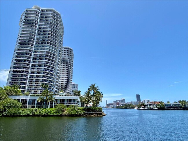 Foto del edificio - 20505 E Country Club Dr