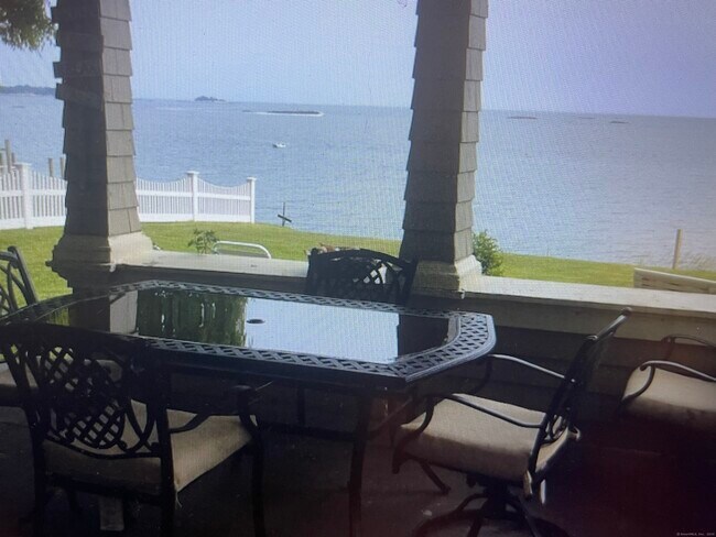 Foto del edificio - 3 Crescent Bluff Ave