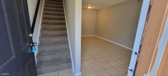Building Photo - 2 br, 1 bath Townhome - 3923 Overland Hts ...