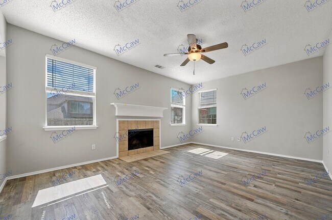 Foto del edificio - Spacious 4/2.5 Home in Fort Worth!