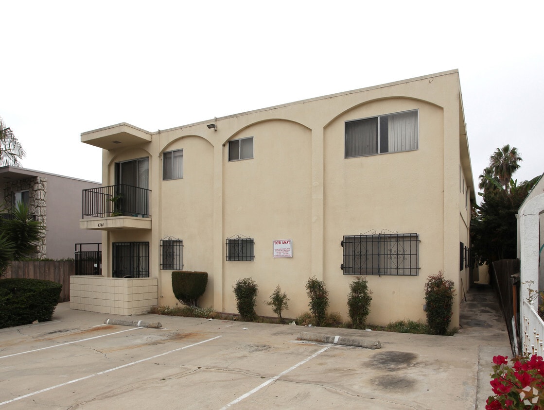 Primary Photo - 4344 Illinois St